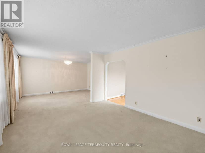 359 Renforth Drive, Toronto, photo 8