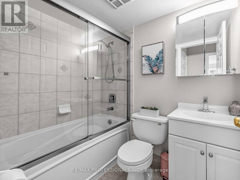 509 - 7 Michael Power Place — photo 26 of 40