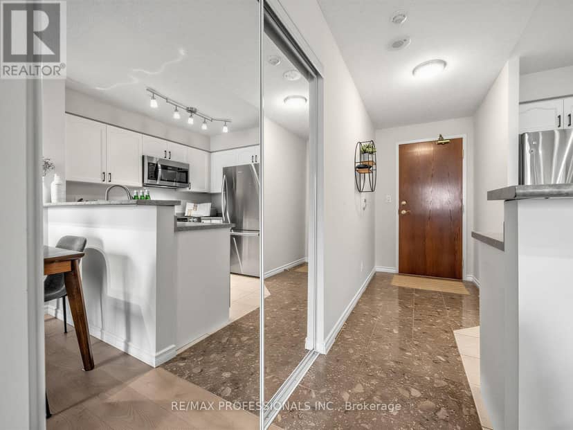 509 - 7 Michael Power Place, Toronto, photo 7