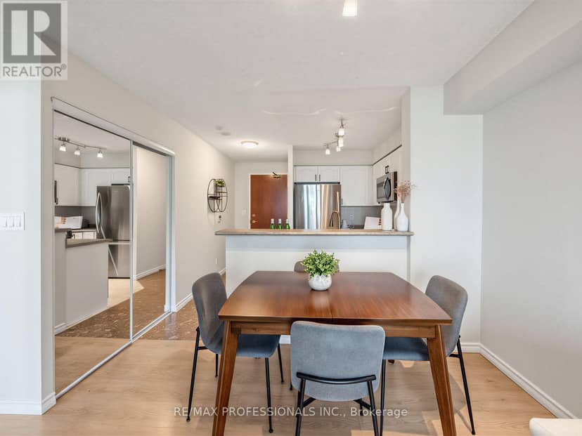 509 - 7 Michael Power Place — photo 9 of 40
