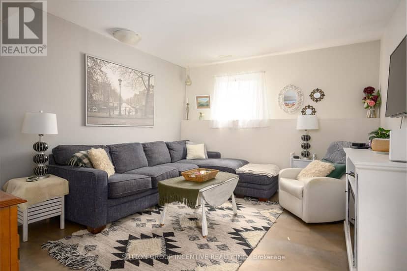 48 Wesley Avenue — photo 18 of 40