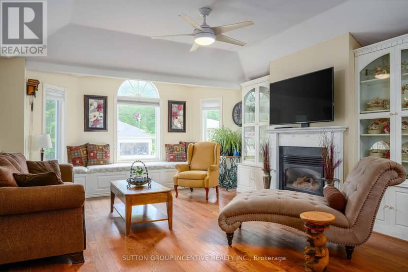 48 Wesley Avenue, Wasaga Beach, photo 5