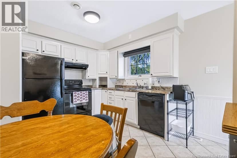 109 Oak Avenue — photo 12 of 37