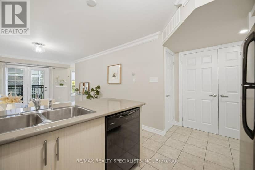 66 - 2441 Greenwich Drive — photo 20 of 36
