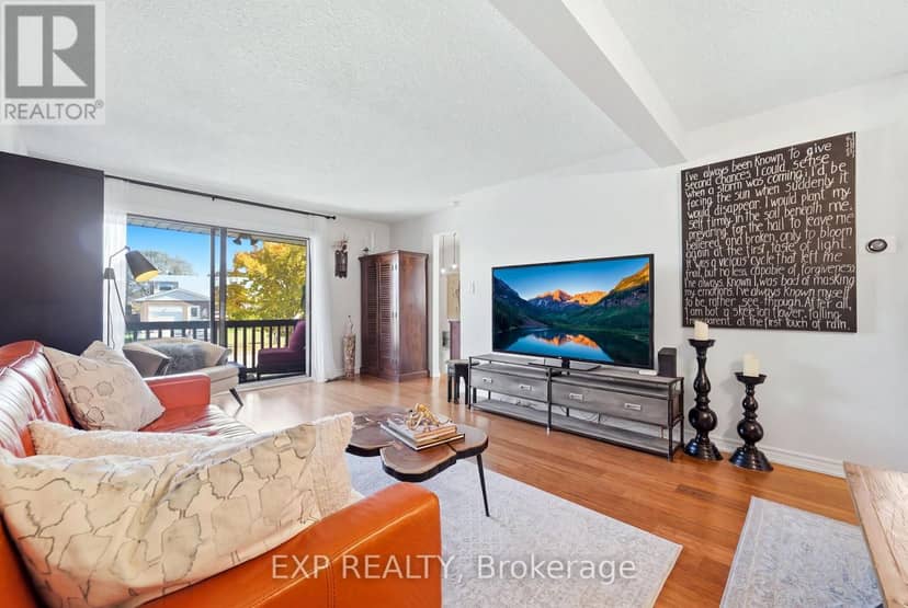 6348 Atherly Crescent — photo 7 of 40