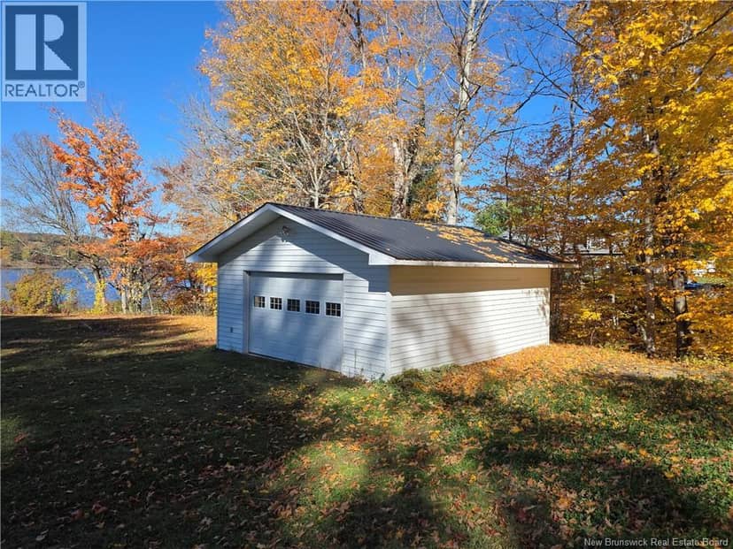 61 Hawkshaw Road — photo 17 of 23