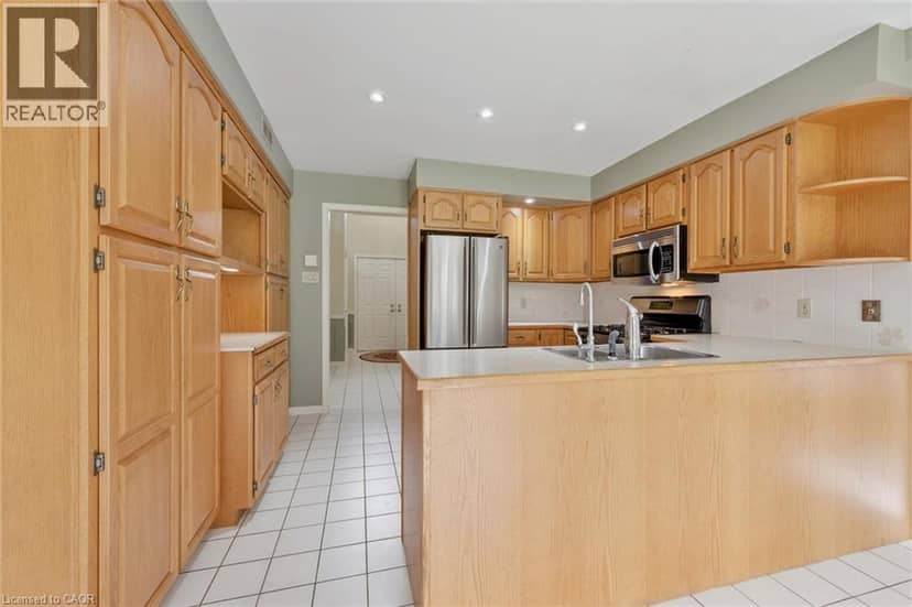 240 ST ANN Avenue — photo 10 of 40