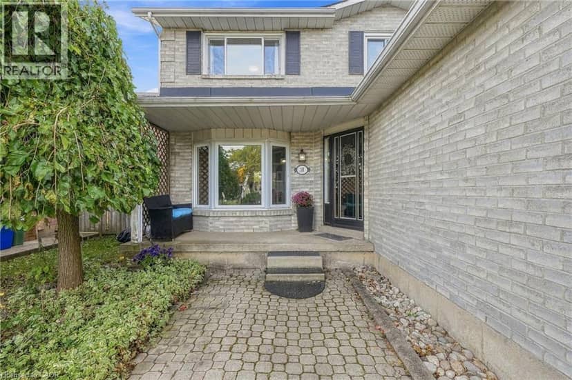 18 ROWNTREE Drive — photo 2 of 40