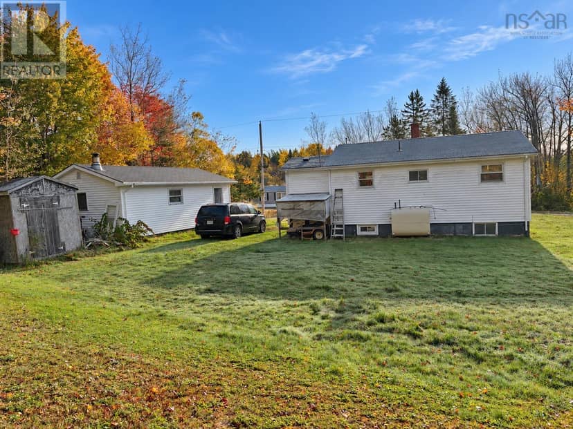 519 Cenotaph Road — photo 6 of 34