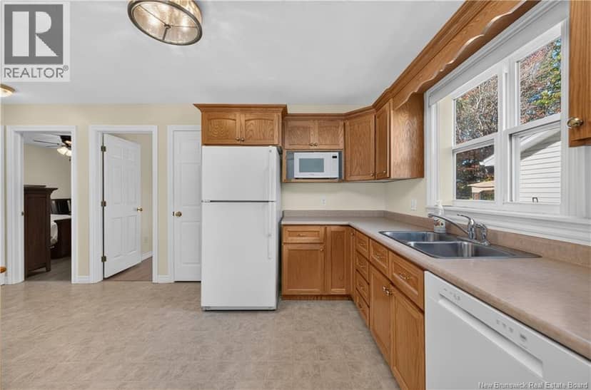 104 Colton — photo 14 of 34