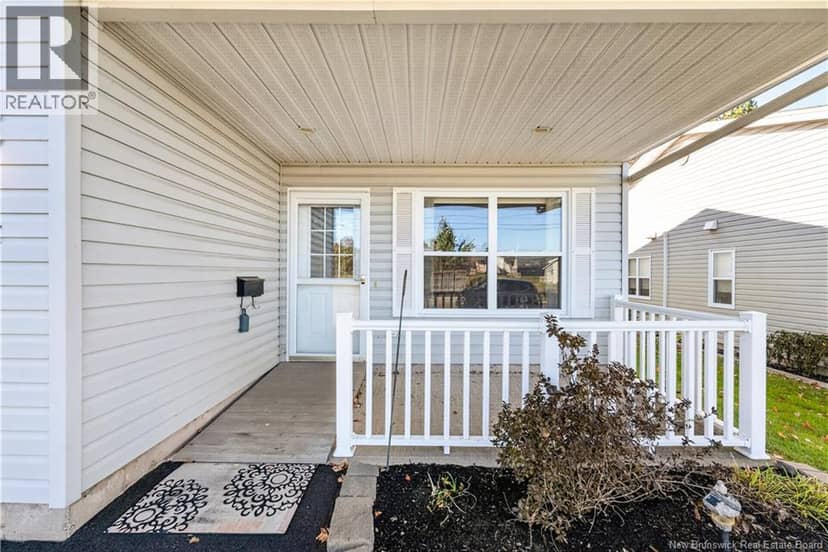 104 Colton, Riverview, photo 2