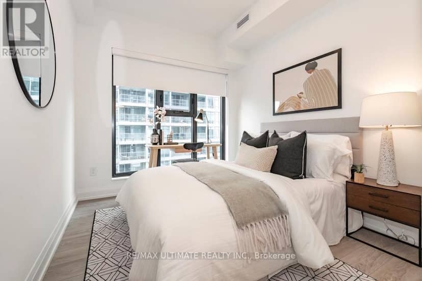 1008 - 20 Soudan Avenue — photo 23 of 40