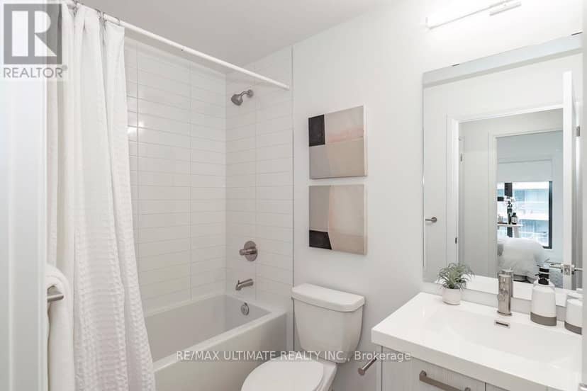 1008 - 20 Soudan Avenue — photo 26 of 40
