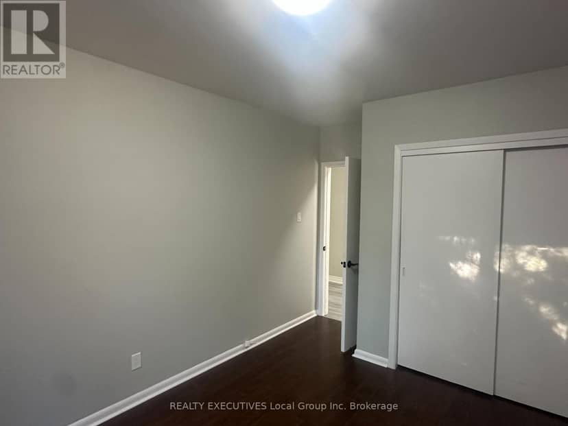 14 Milford Crescent — photo 10 of 37