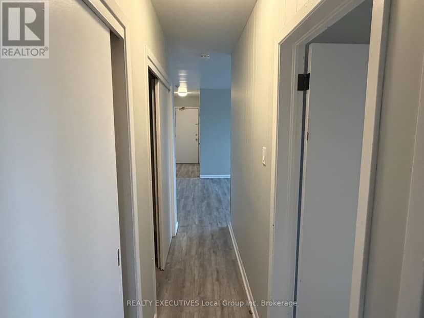 14 Milford Crescent — photo 16 of 37
