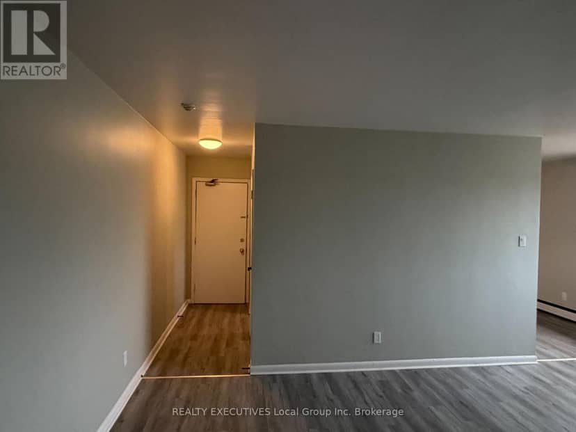 14 Milford Crescent — photo 20 of 37