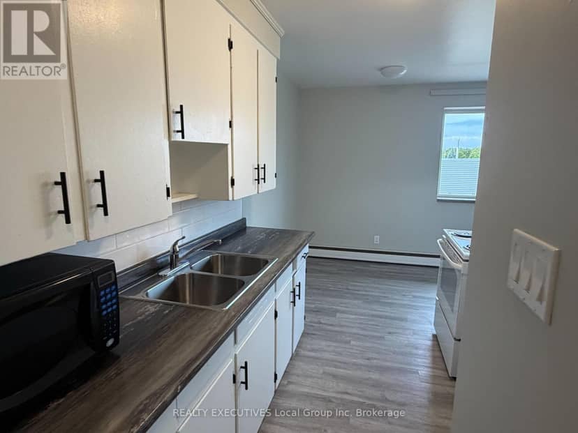 14 Milford Crescent — photo 22 of 37