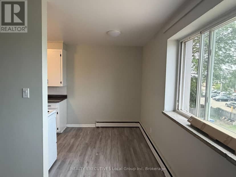 14 Milford Crescent — photo 23 of 37