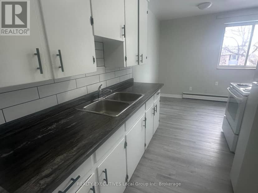 14 Milford Crescent — photo 27 of 37