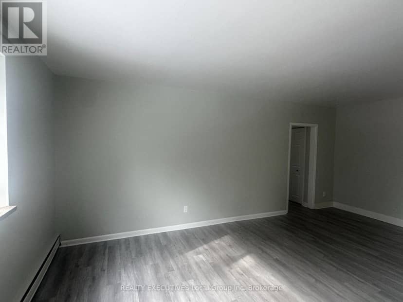 14 Milford Crescent — photo 30 of 37