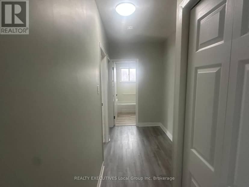 14 Milford Crescent — photo 31 of 37
