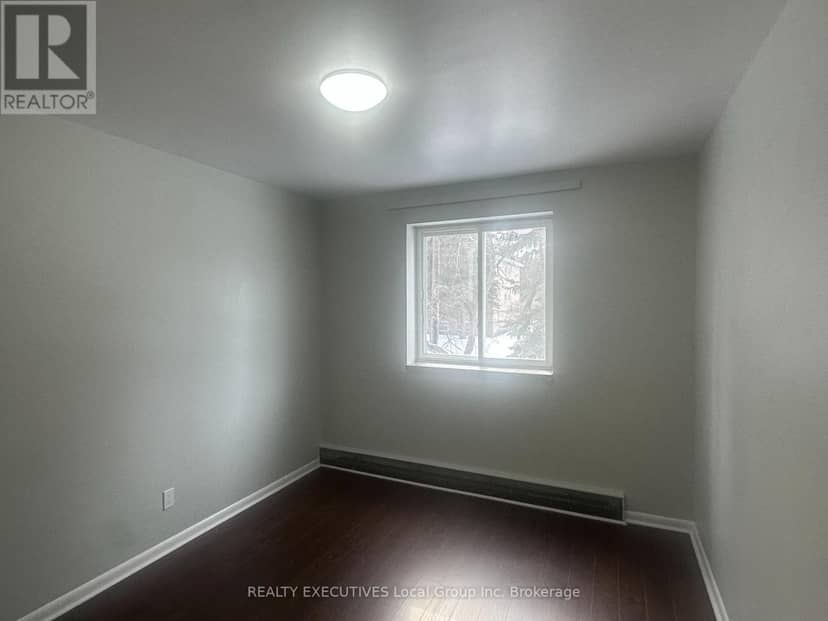 14 Milford Crescent — photo 32 of 37