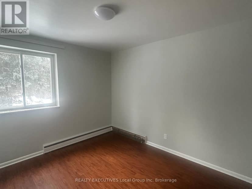 14 Milford Crescent — photo 34 of 37
