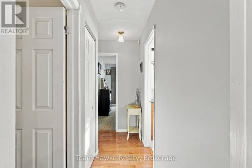 464 West Street W — photo 21 of 40