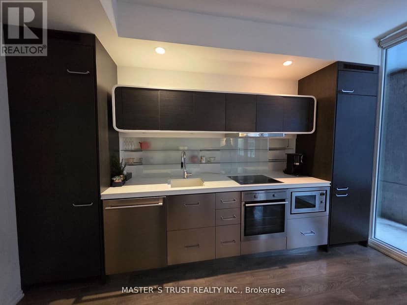 310 - 45 Charles Street E — photo 11 of 18