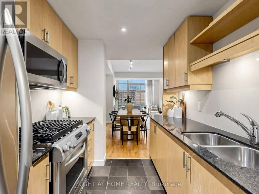 4 - 295 Mutual Street — photo 18 of 40