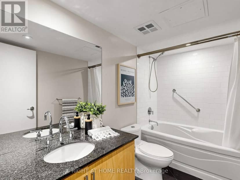 4 - 295 Mutual Street — photo 33 of 40