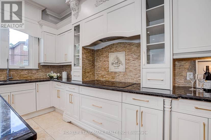 332 Greenfield Avenue — photo 16 of 40