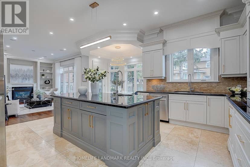 332 Greenfield Avenue — photo 17 of 40