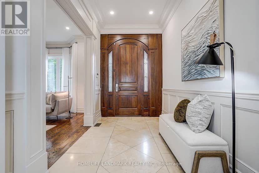 332 Greenfield Avenue, Toronto, photo 3