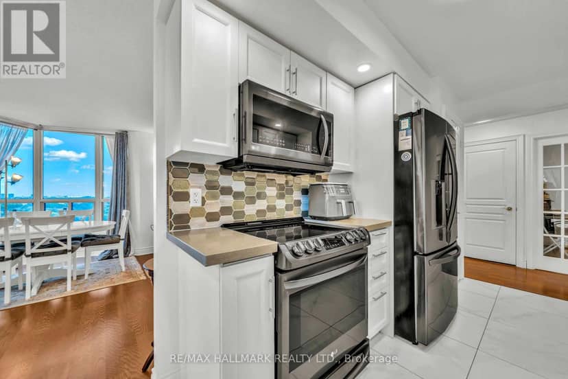 1812 - 10 Northtown Way — photo 10 of 33