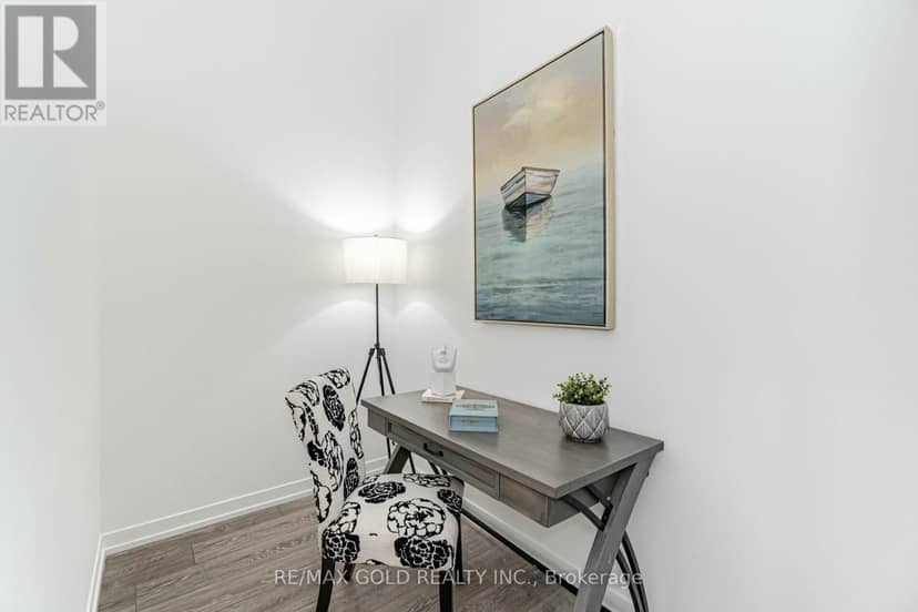 216 - 2020 Bathurst Street — photo 19 of 40