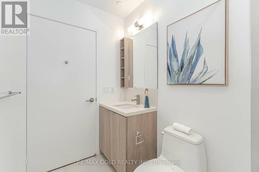 216 - 2020 Bathurst Street — photo 22 of 40
