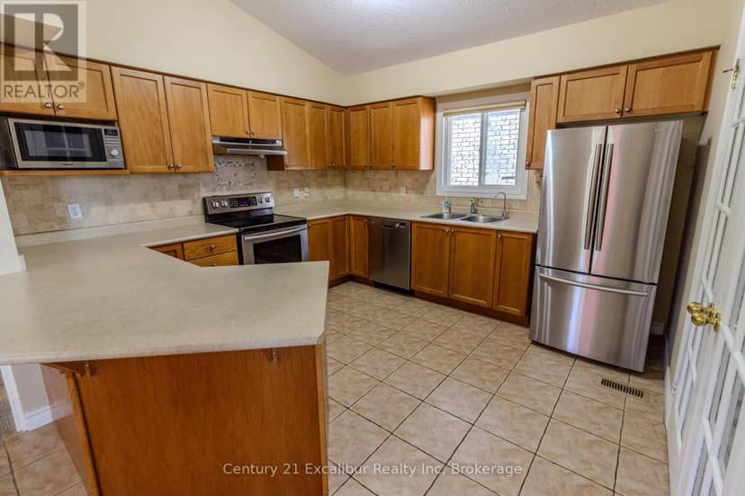 900 Gzowski Street, Centre Wellington, photo 4