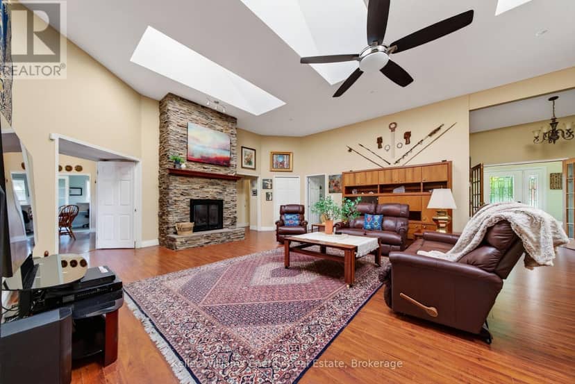 89 Smith's Bay Avenue — photo 14 of 40