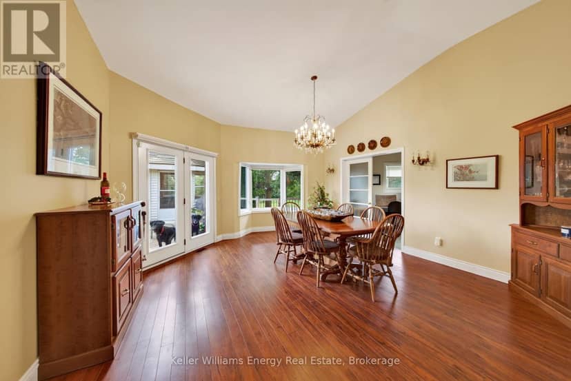 89 Smith's Bay Avenue — photo 17 of 40