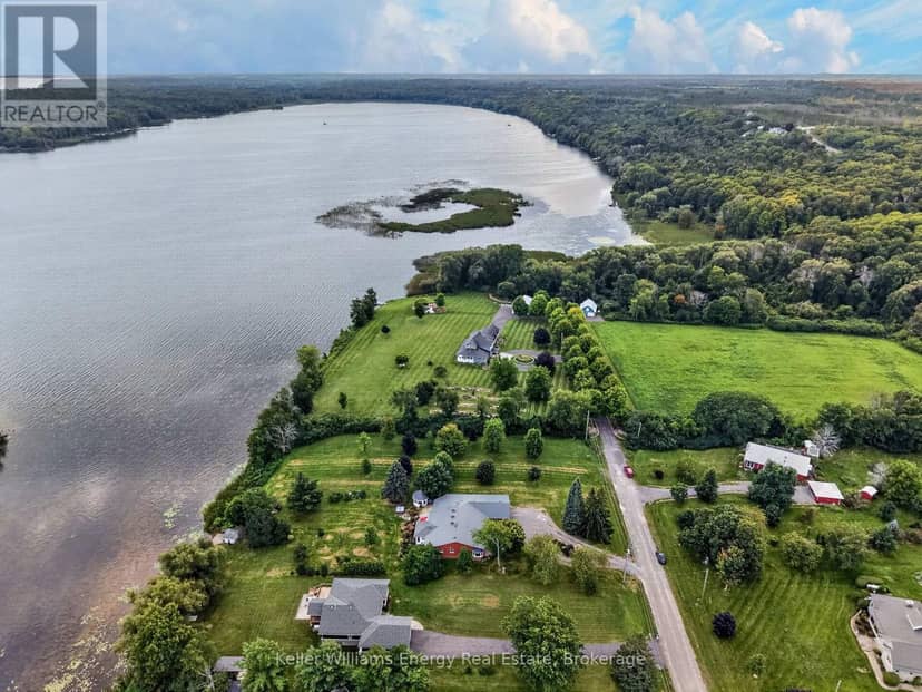 89 Smith's Bay Avenue, Prince Edward County, photo 2