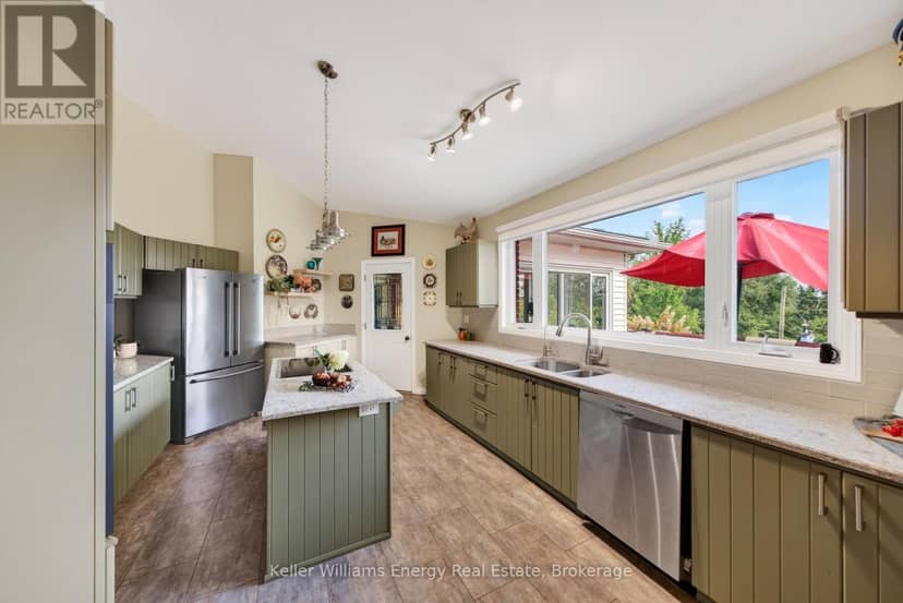89 Smith's Bay Avenue, Prince Edward County, photo 7