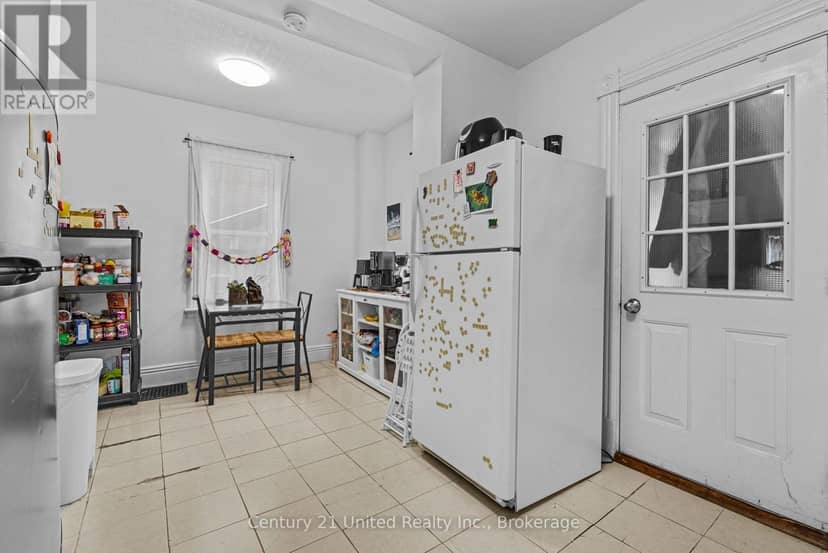 575 Bethune Street — photo 11 of 27