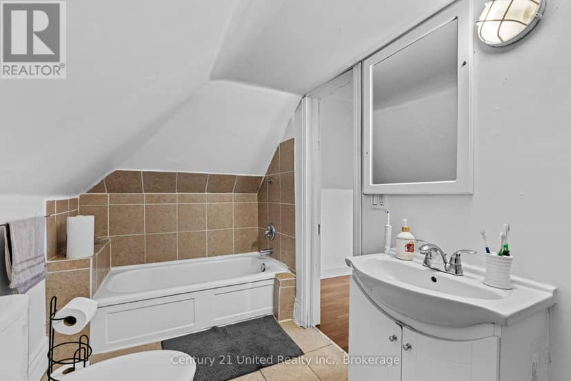 575 Bethune Street — photo 24 of 27