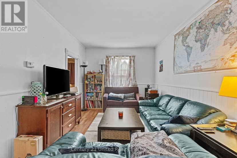 575 Bethune Street — photo 9 of 27