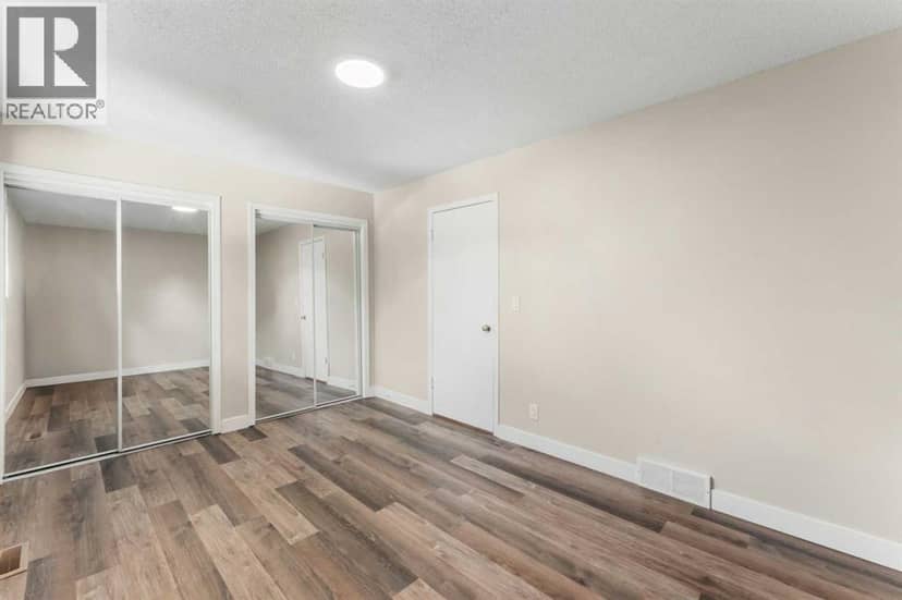 7609 36 Avenue NW — photo 23 of 40