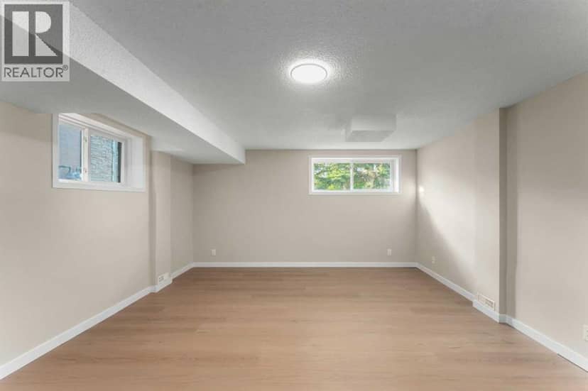 7609 36 Avenue NW — photo 37 of 40