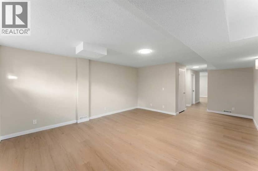 7609 36 Avenue NW — photo 40 of 40