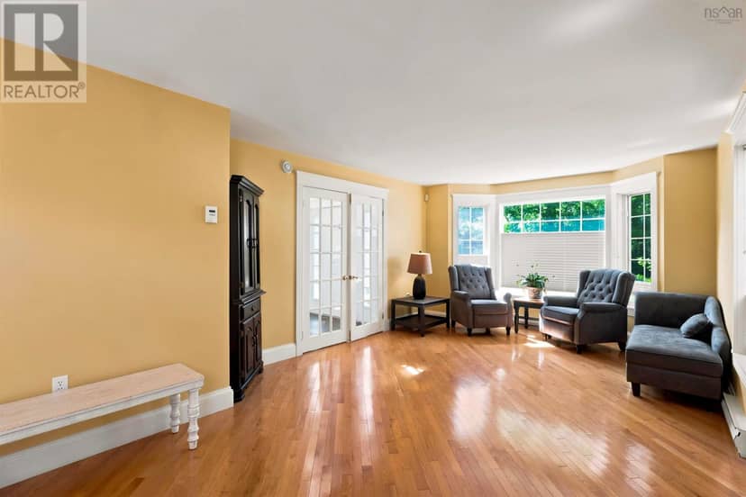 20 Dalhousie Avenue — photo 15 of 40