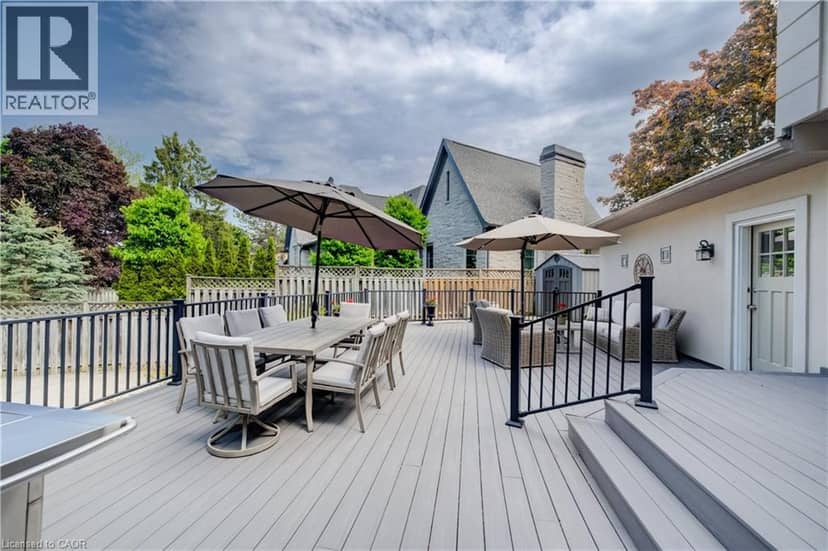 60 HUNTLEY Crescent — photo 36 of 40